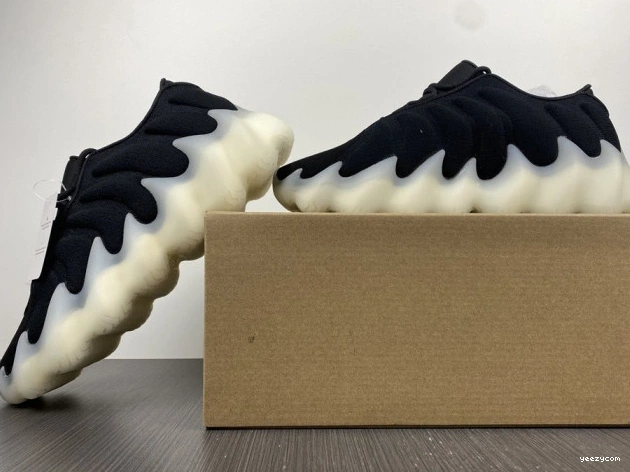 400 YEEZY ADIDAS H68031 0819